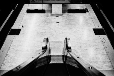 
            2025
            • Glen Park BART
            • Escalator Down
            • Olympus OM-1n • Ilford HP5+